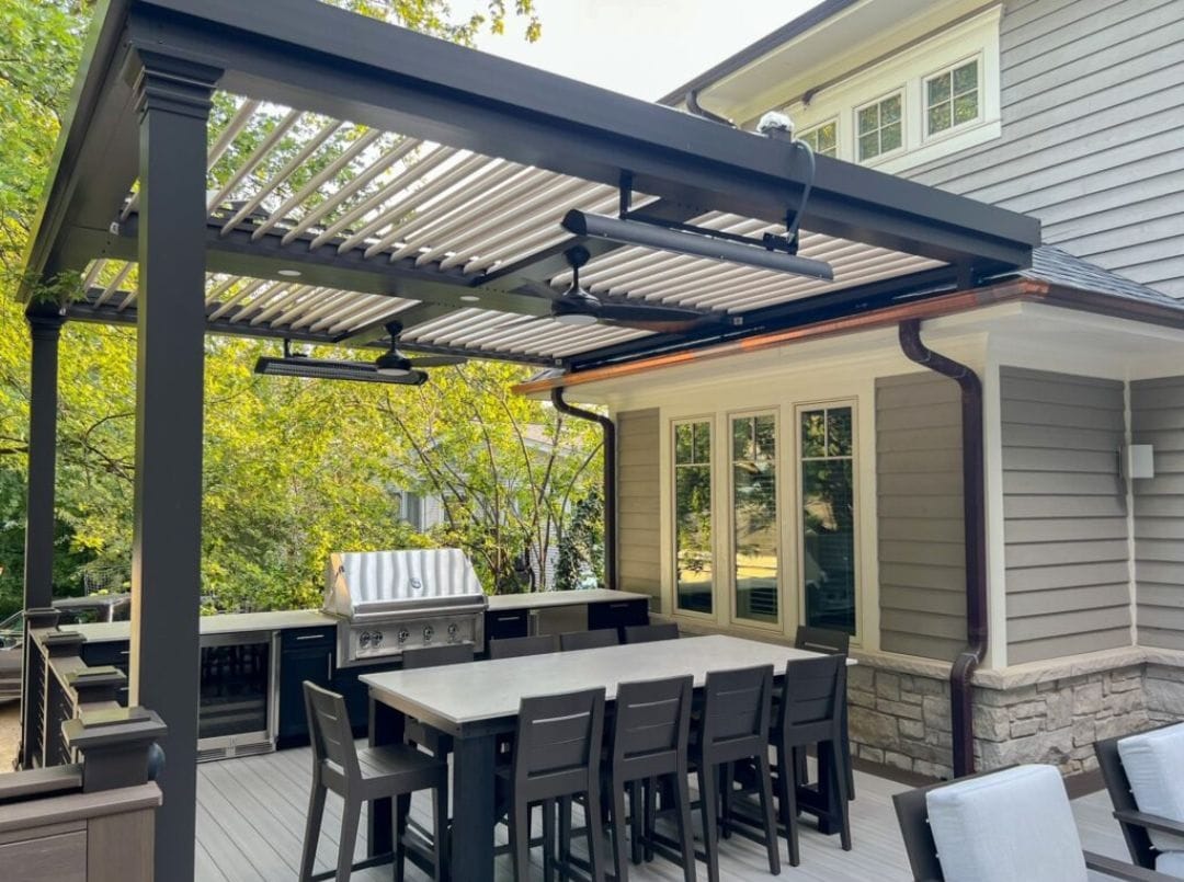 A modern outdoor kitchen pergola attached to house - grandseabuilding.com