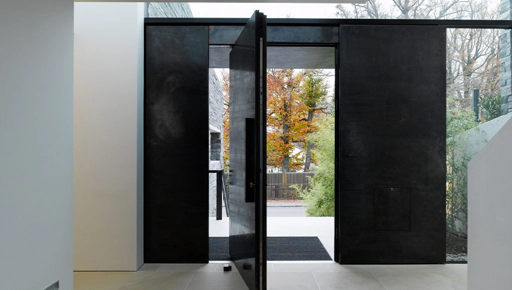 pivot door Img